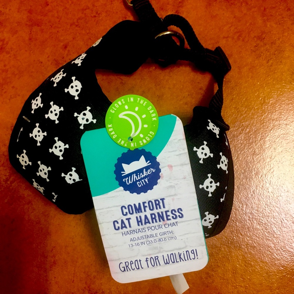 Whisker City Comfort Cat Skull Harness.Glows in the dark